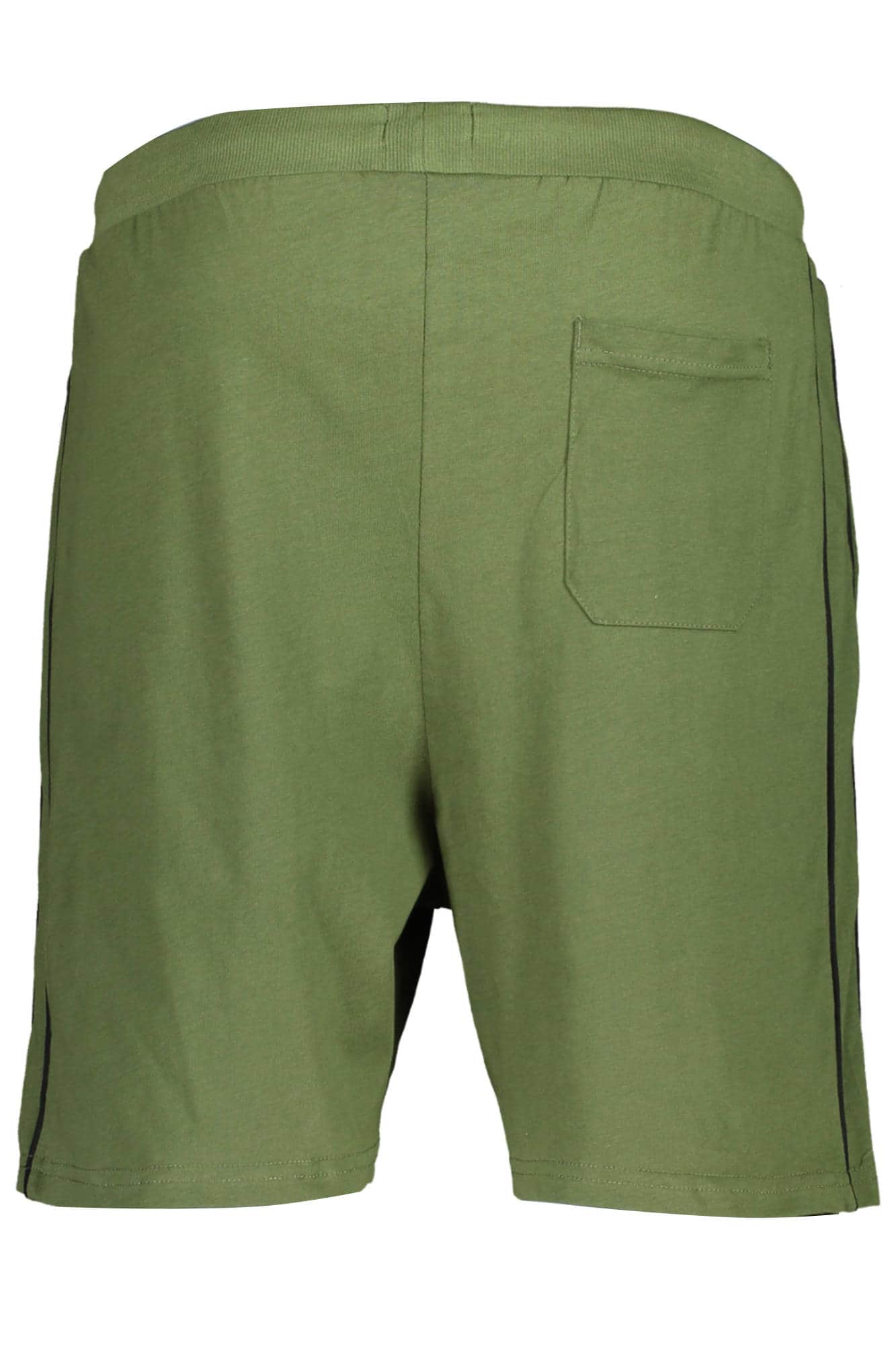 Gian Marco Venturi hombre corto pantalón azul