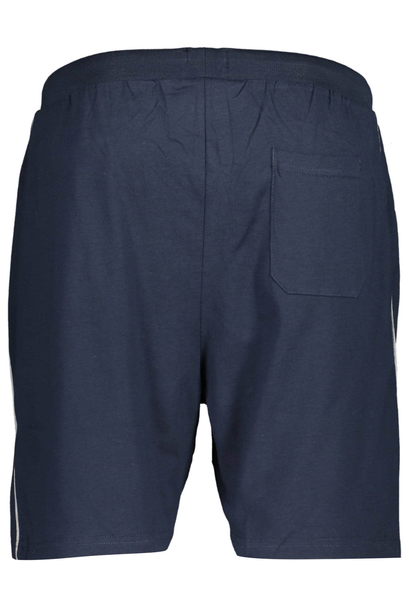 Gian Marco Venturi hombre azul corto pantalón