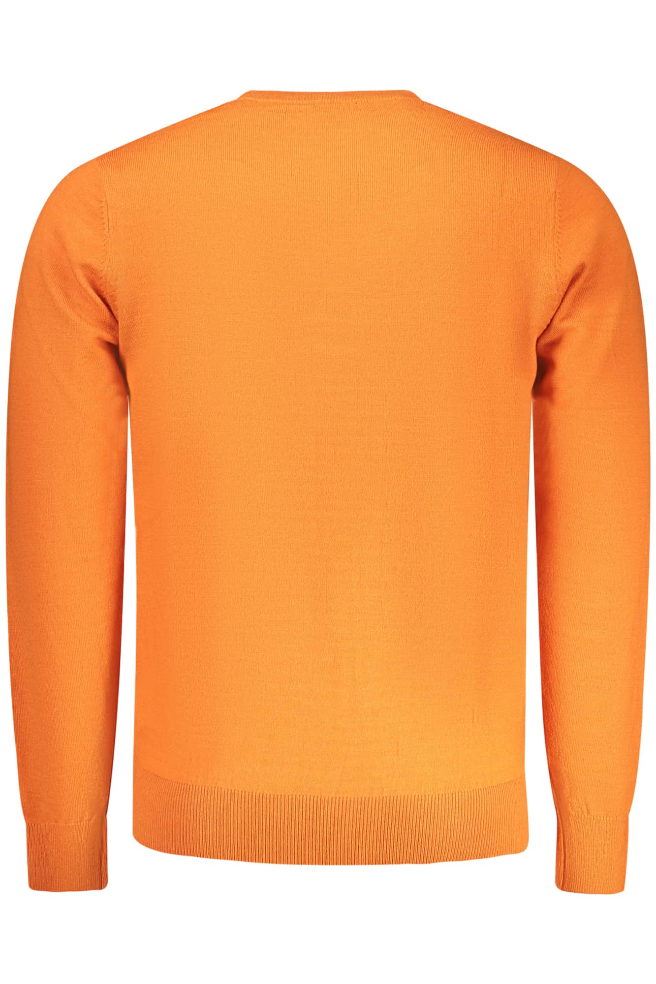 Rifle hombre naranja camisa